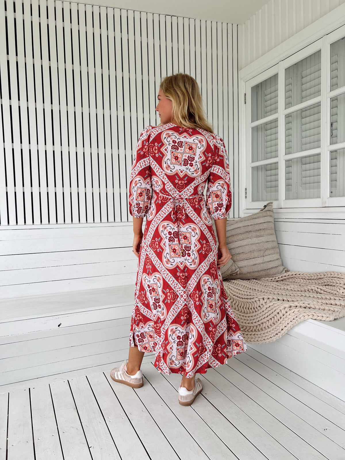 【美品】アマイアキッズ　Ari Dress Roses Floral 6y Jancine Dress In Red Rose Stem Floral Print Cotton | Emilia