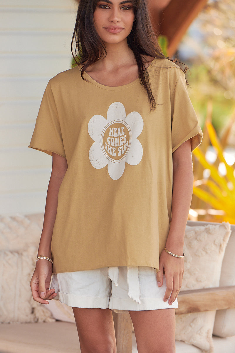 Vintage Tee - Here comes the Sun ~ CARAMEL