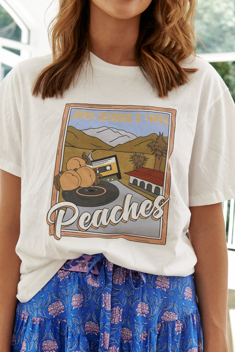 Boyfriend Tee White  - Peaches